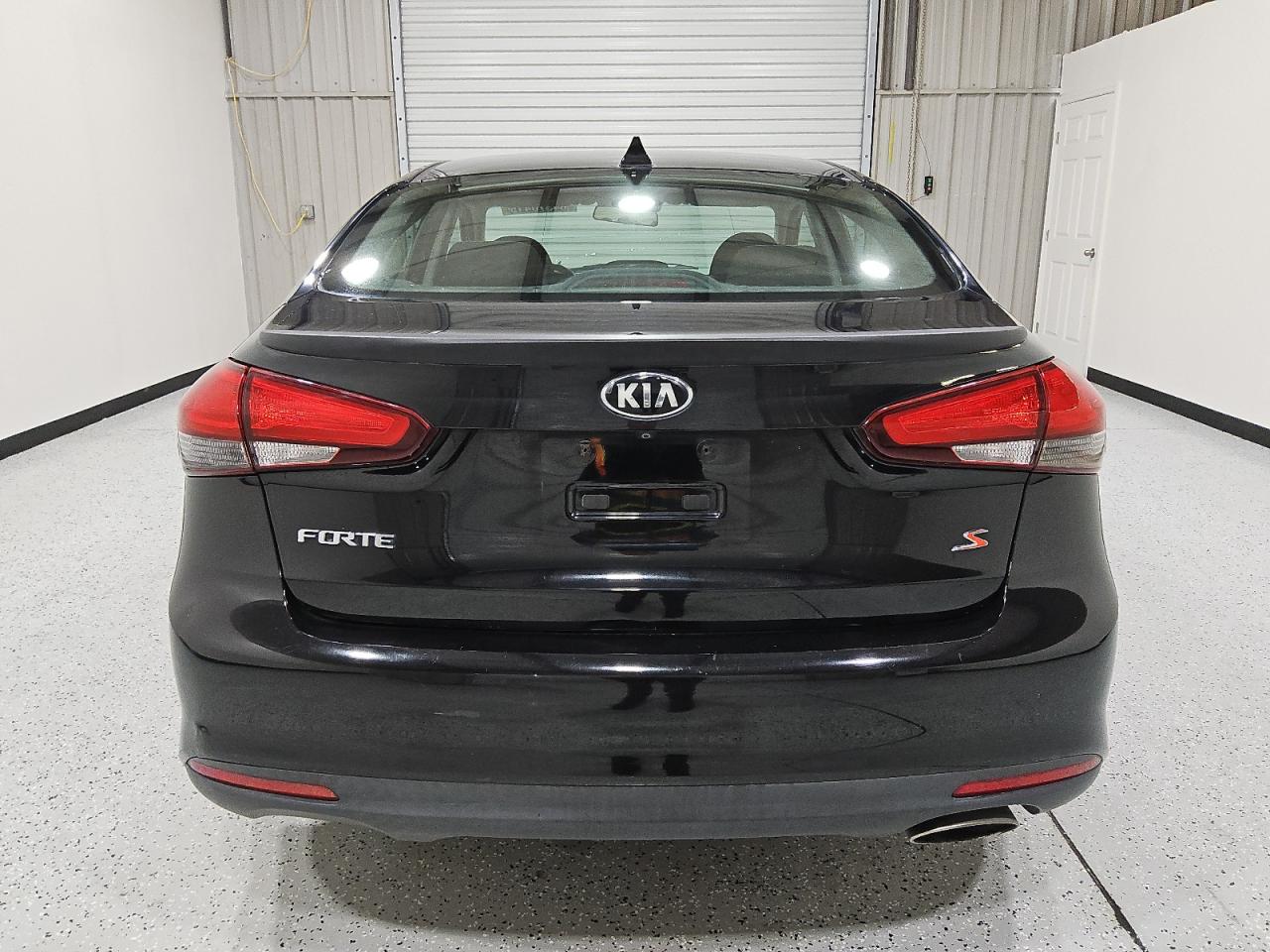 3kpfl4a72he129915 3KPFL4A72HE129915 2017 Kia Forte Lx