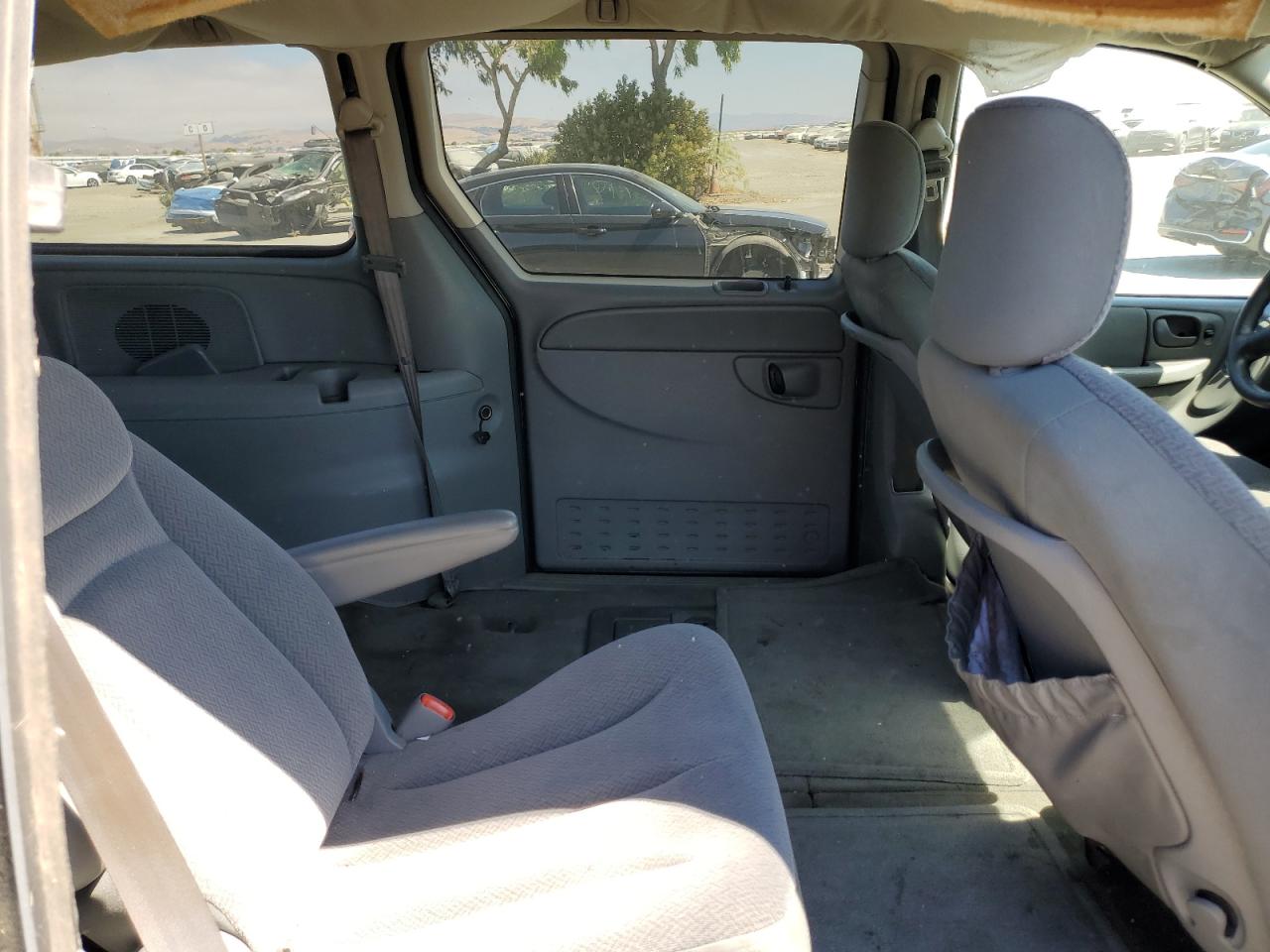 2005 Chrysler Town & Country Lx VIN: 2C4GP44RX5R502120 Lot: 65573975