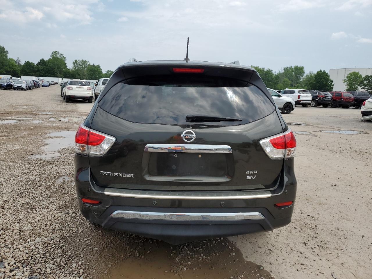 2015 Nissan Pathfinder S VIN: 5N1AR2MM0FC701742 Lot: 63276445