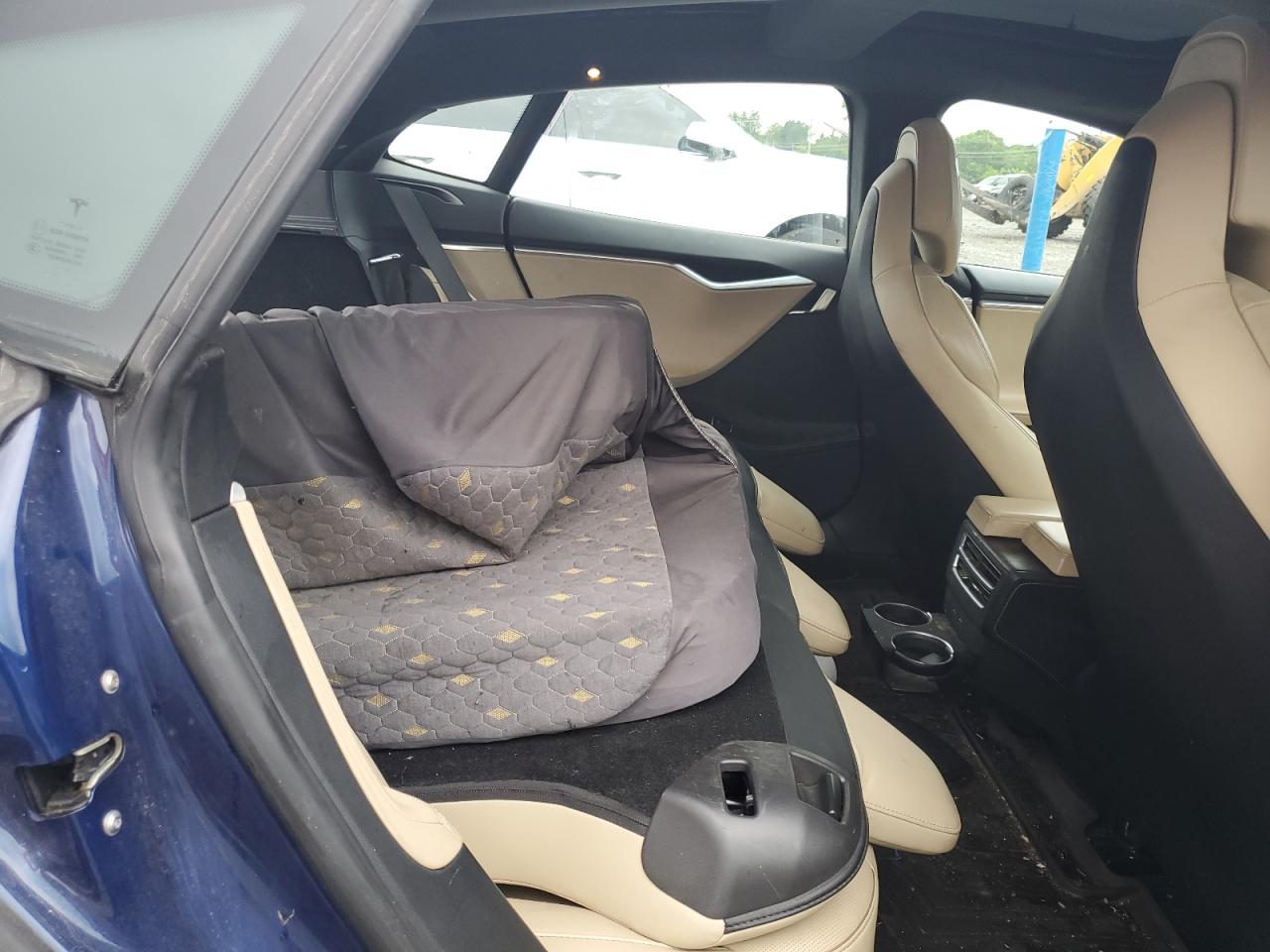 2016 Tesla Model S VIN: 5YJSA1E42GF170850 Lot: 64051235