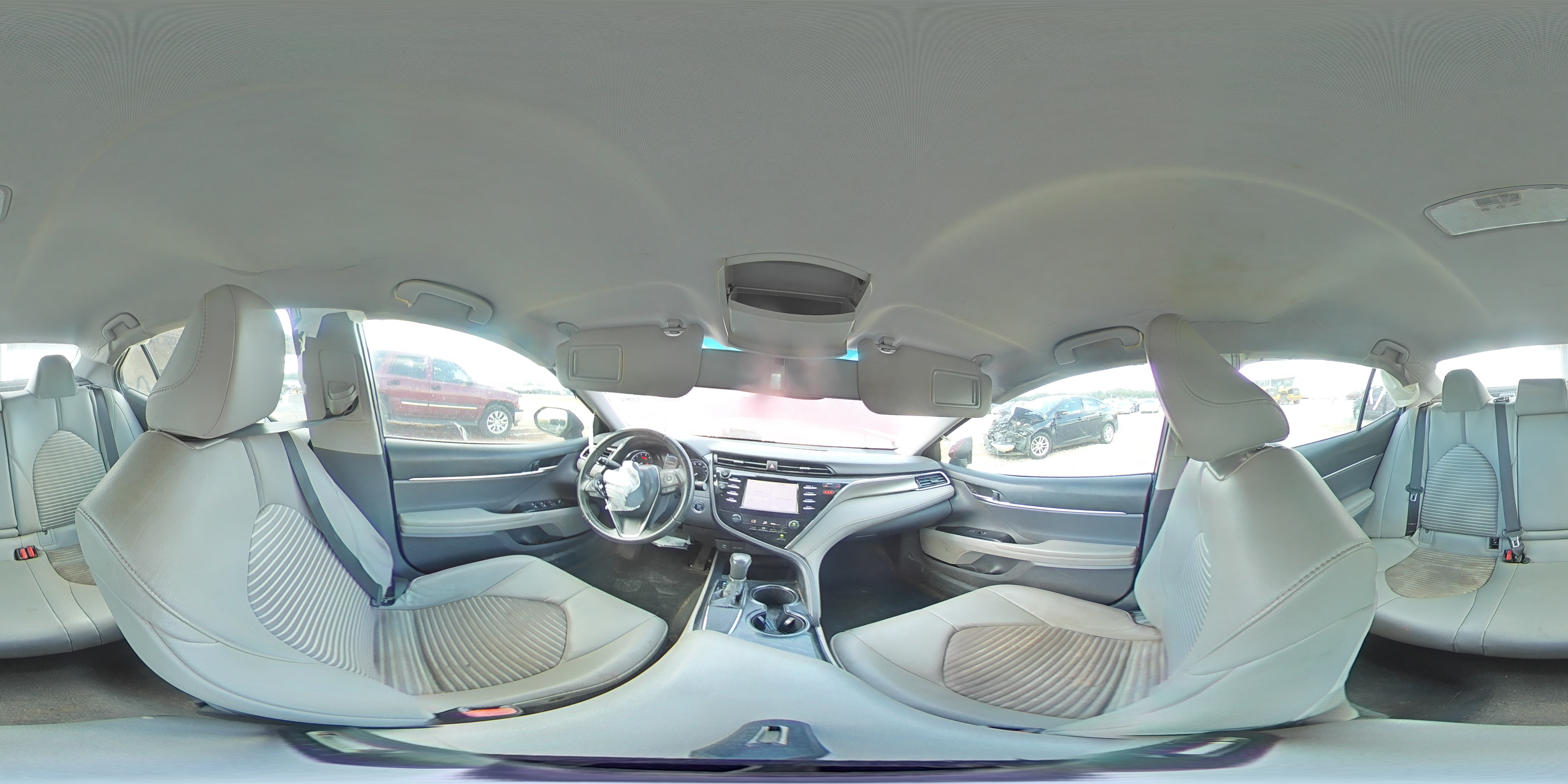 2018 Toyota Camry L VIN: 4T1B11HK2JU673184 Lot: 65815225