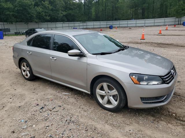  VOLKSWAGEN PASSAT 2014 Srebrny