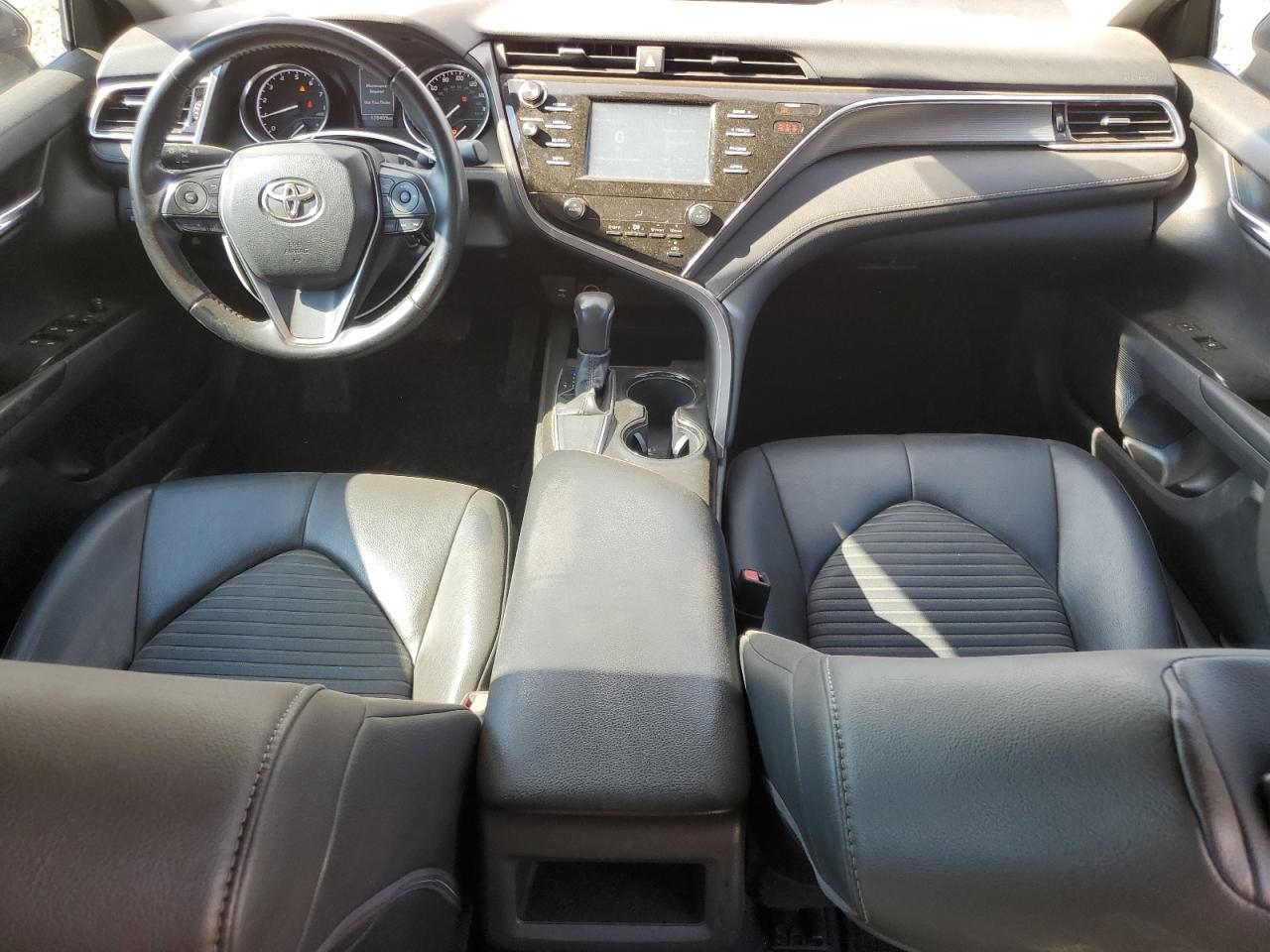 2018 Toyota Camry L VIN: 4T1B11HK1JU551139 Lot: 60458065