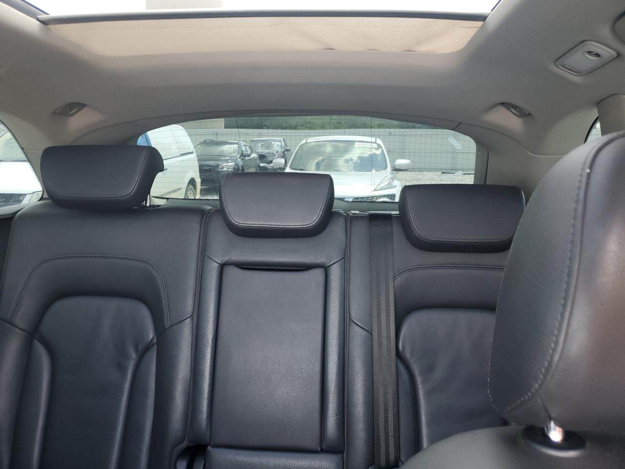 2010 Audi Q5 Premium Plus VIN: WA1LKAFP1AA047979 Lot: 63057815