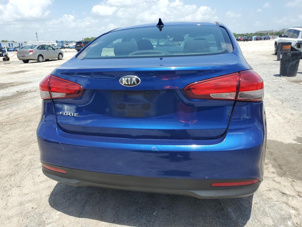 3kpfk4a70he135263 3KPFK4A70HE135263 2017 Kia Forte Lx