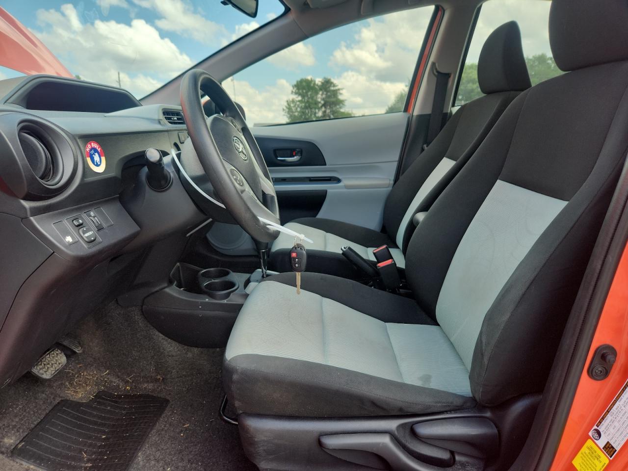 2012 Toyota Prius C VIN: JTDKDTB31C1012825 Lot: 64771845