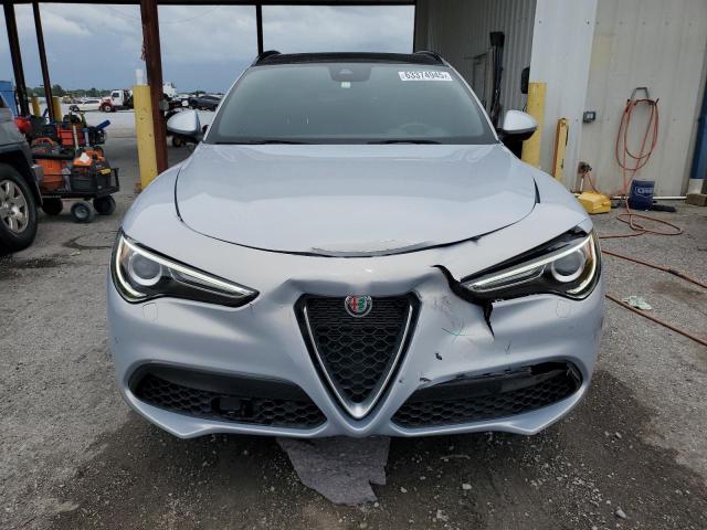  ALFA ROMEO STELVIO 2022 Srebrny