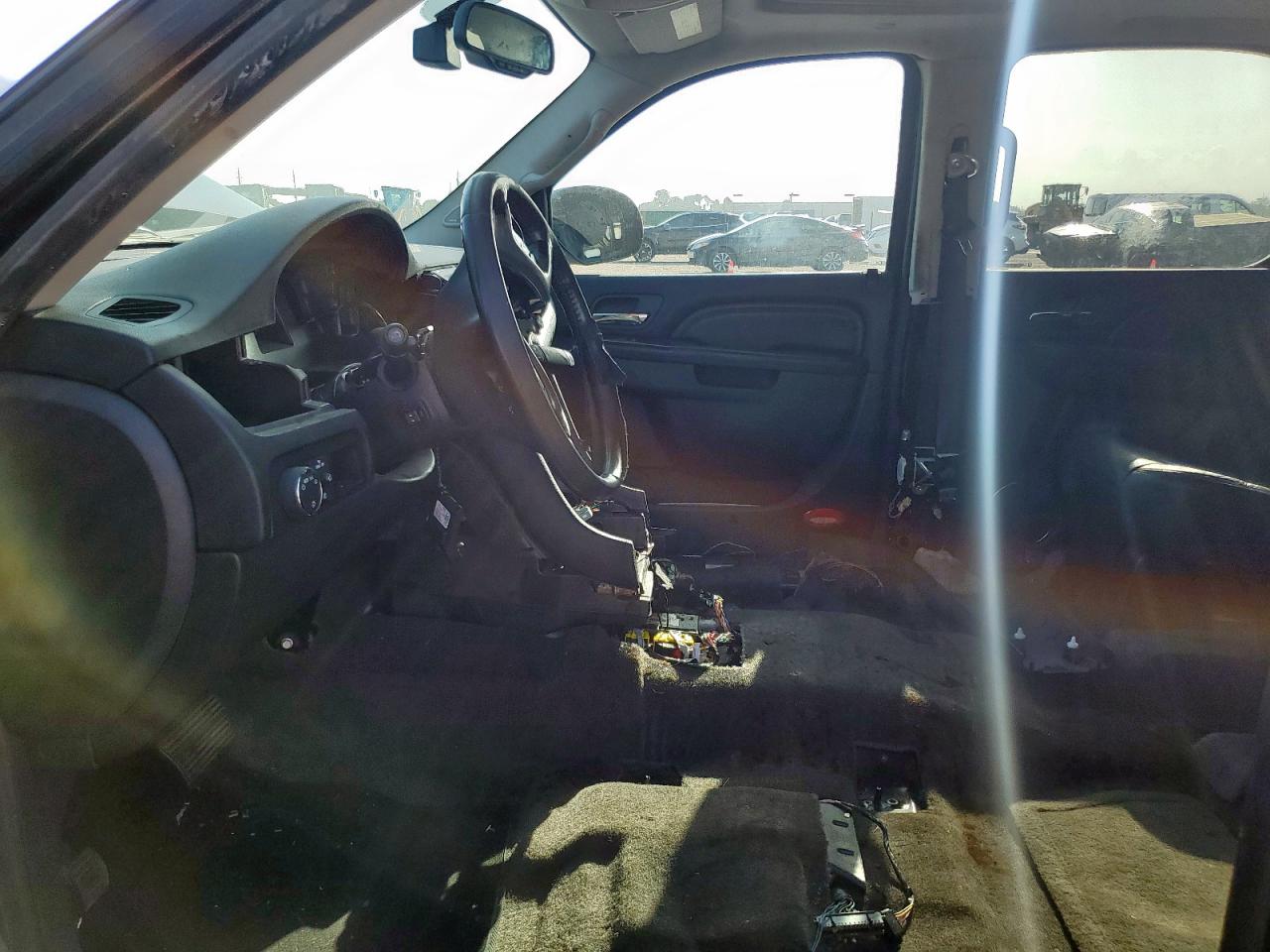 2010 Cadillac Escalade Luxury VIN: 1GYUCBEF7AR200477 Lot: 66367165