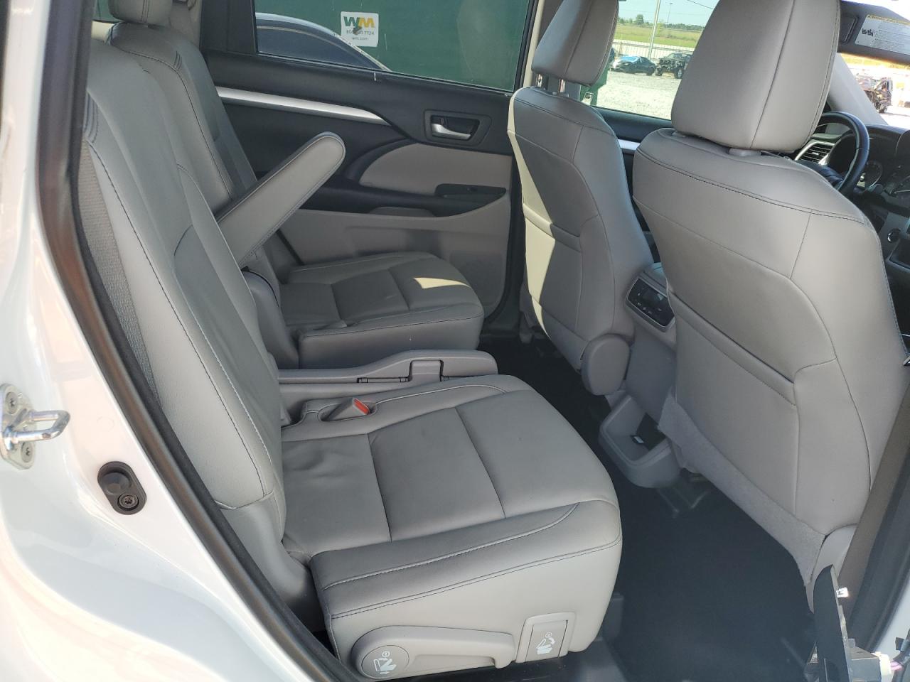 2018 Toyota Highlander Se VIN: 5TDKZRFH8JS549363 Lot: 63823195