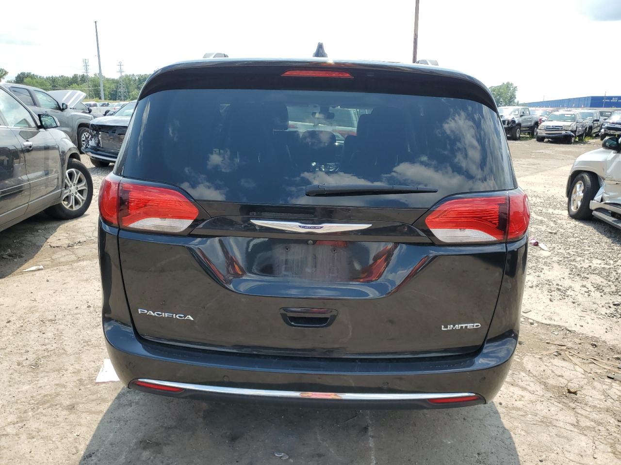 2020 Chrysler Pacifica Limited VIN: 2C4RC1GG1LR111741 Lot: 62690155