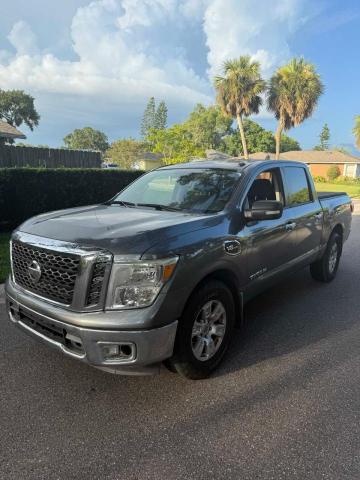  NISSAN TITAN 2017 Szary