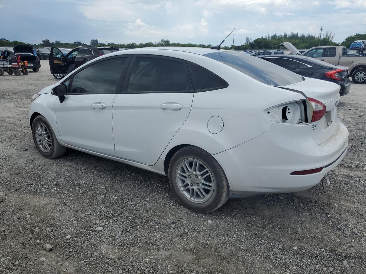 3FADP4AJ3HM165762 2017 Ford Fiesta S