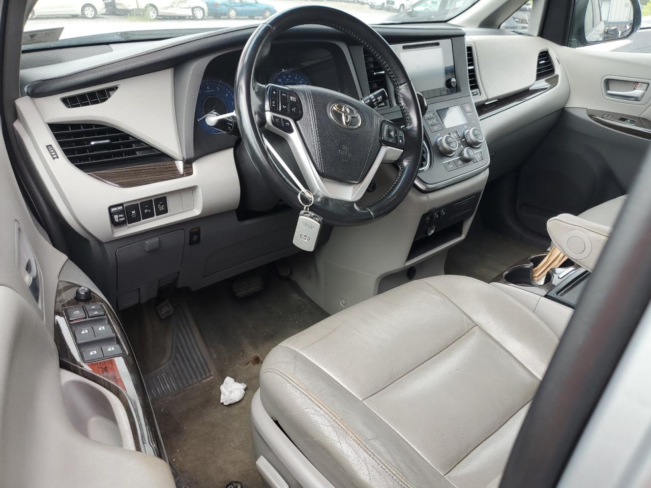 2015 Toyota Sienna Xle VIN: 5TDYK3DC4FS633285 Lot: 64719795