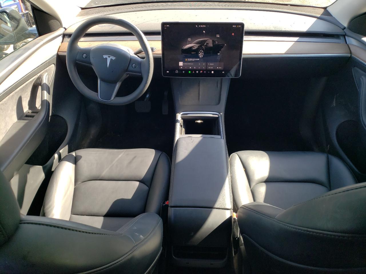 2024 Tesla Model Y VIN: 7SAYGAEE9RF085558 Lot: 64665165