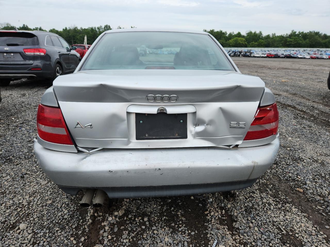 2001 Audi A4 2.8 Quattro VIN: WAUDH68DX1A003002 Lot: 64171505