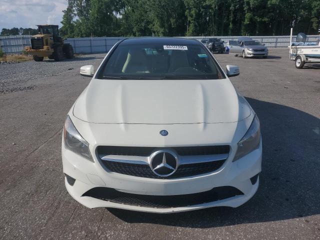 Sedans MERCEDES-BENZ CLA-CLASS 2016 Biały