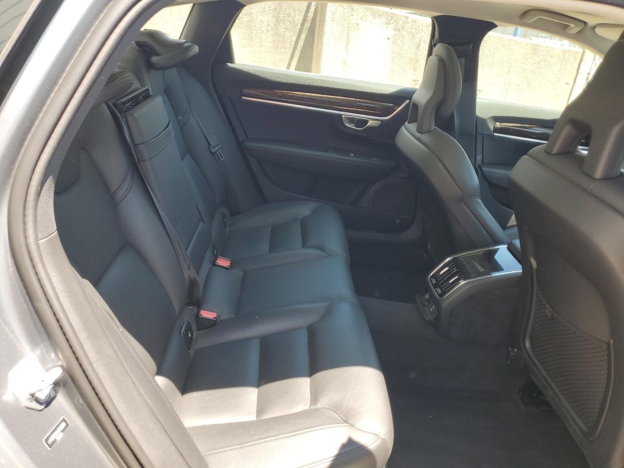2018 Volvo S90 T5 Momentum VIN: LVY982MK7JP039256 Lot: 63464005