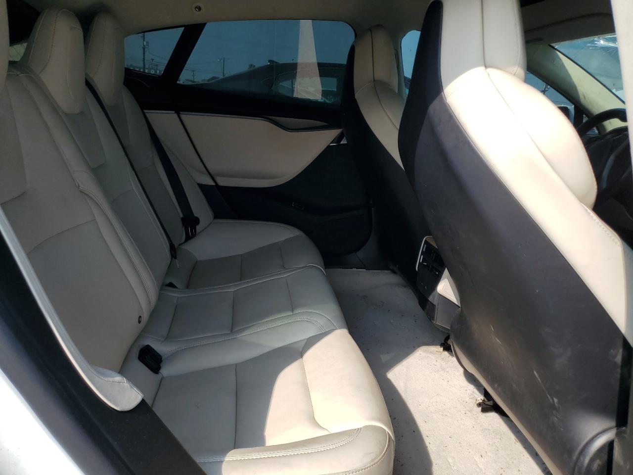 2015 Tesla Model S VIN: 5YJSA1E26JF273534 Lot: 61659545