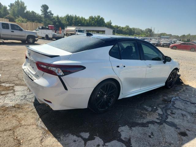  TOYOTA CAMRY 2023 Белы