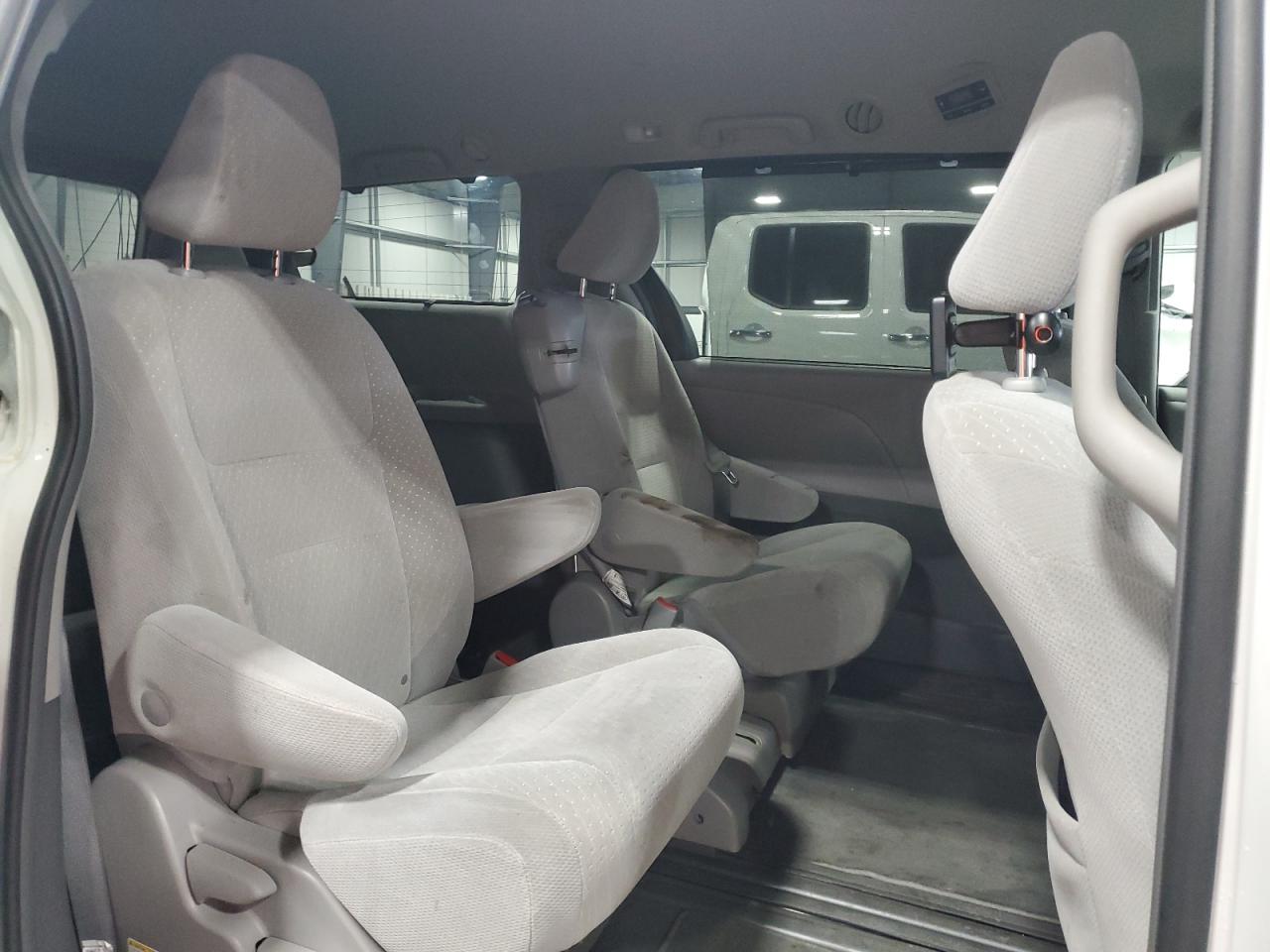 2019 Toyota Sienna Le VIN: 5TDKZ3DC7KS017012 Lot: 64569855