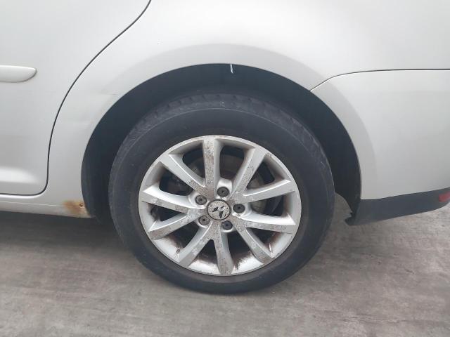 2010 VOLKSWAGEN TOURAN MAT