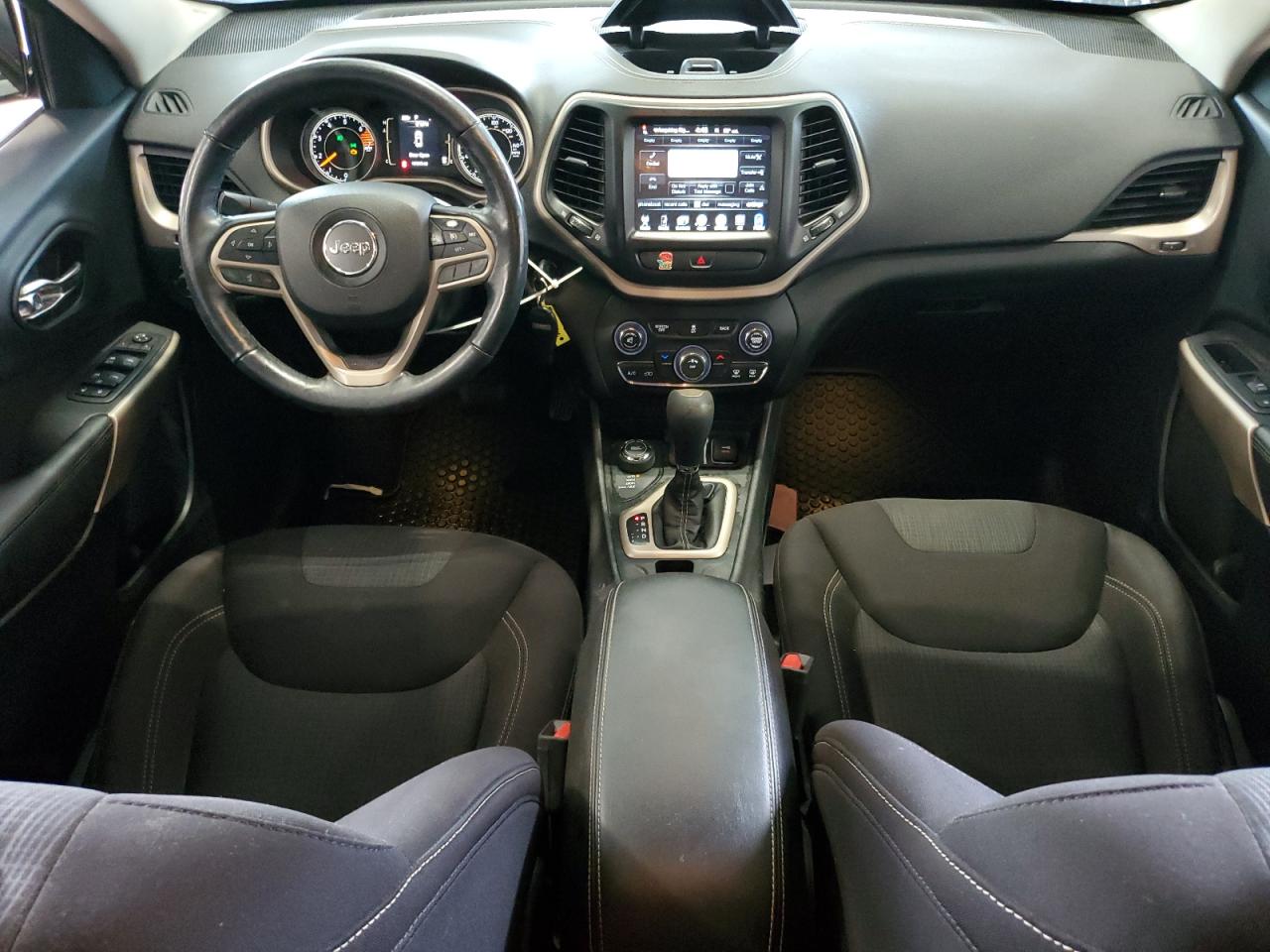 2017 Jeep Cherokee Latitude VIN: 1C4PJMCB0HW612742 Lot: 65979325