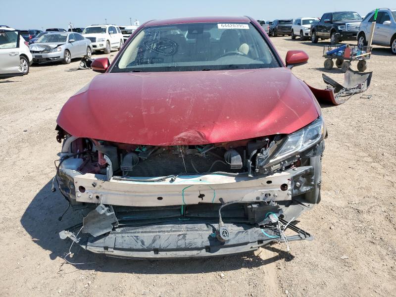  TOYOTA CAMRY 2021 Czerwony