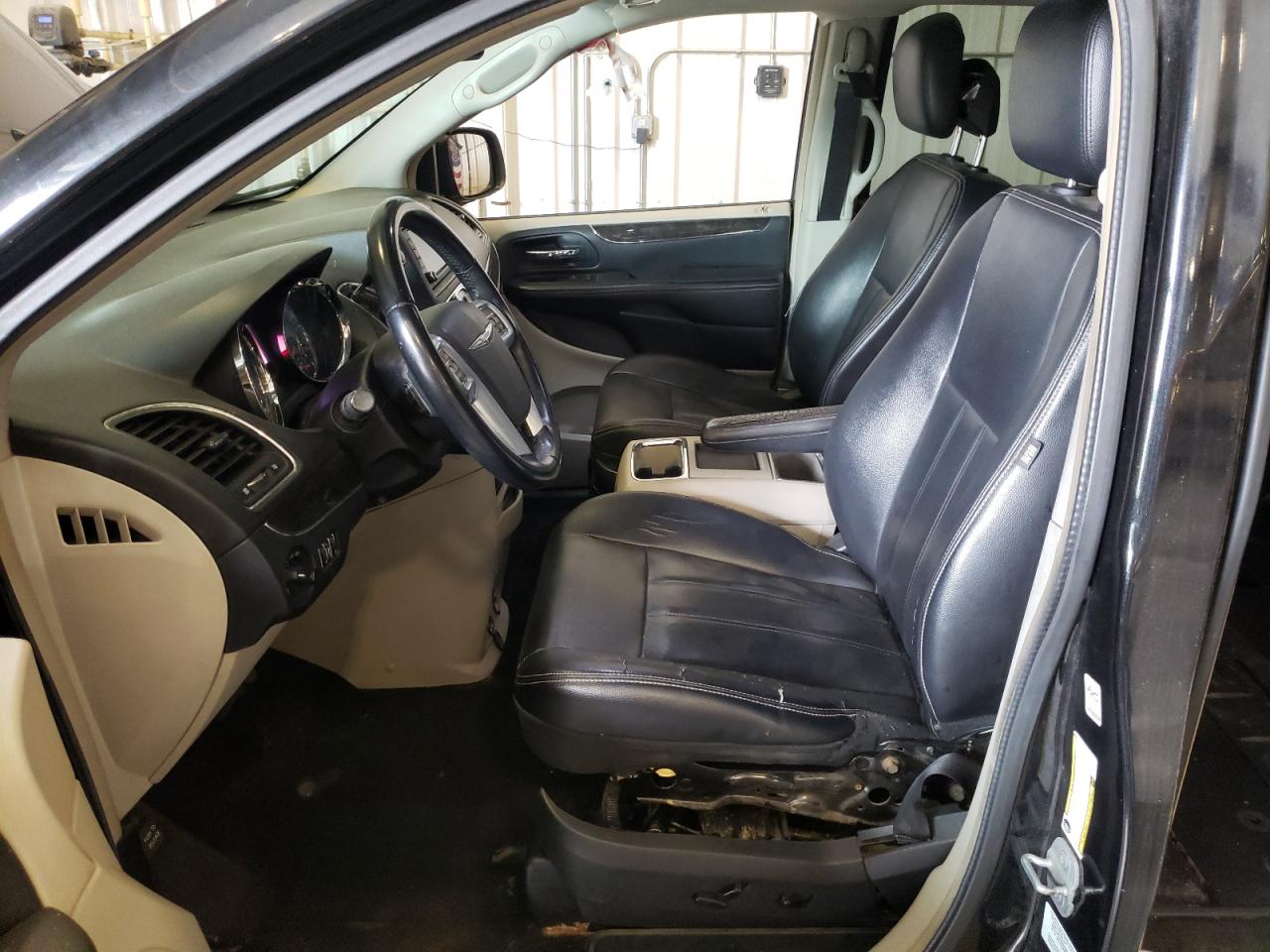 2013 Chrysler Town & Country Touring VIN: 2C4RC1BG0DR705570 Lot: 65339865