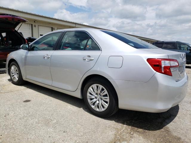 Sedans TOYOTA CAMRY 2012 Srebrny