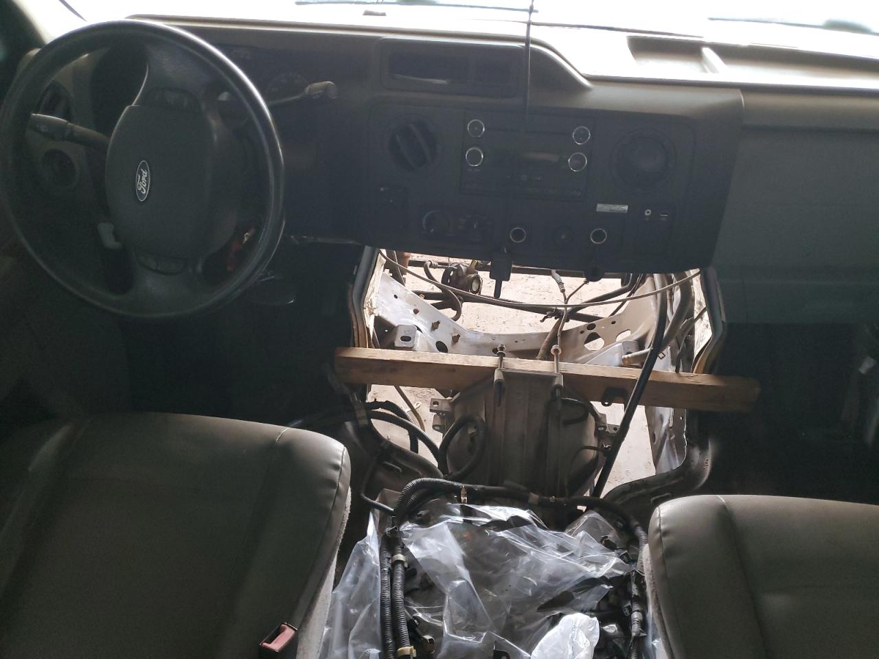 2013 Ford Econoline E150 Van VIN: 1FTNE1EW2DDA30318 Lot: 63671105