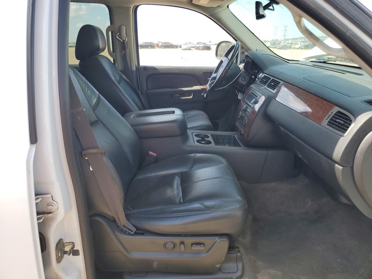 2010 Chevrolet Suburban K1500 Lt VIN: 1GNUKJE34AR175134 Lot: 63069665