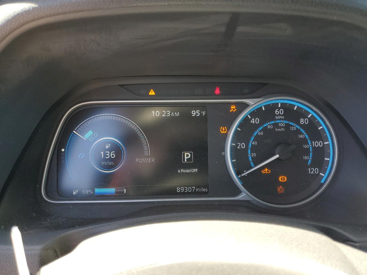 1N4AZ1CP8JC307009 NISSAN LEAF 2018