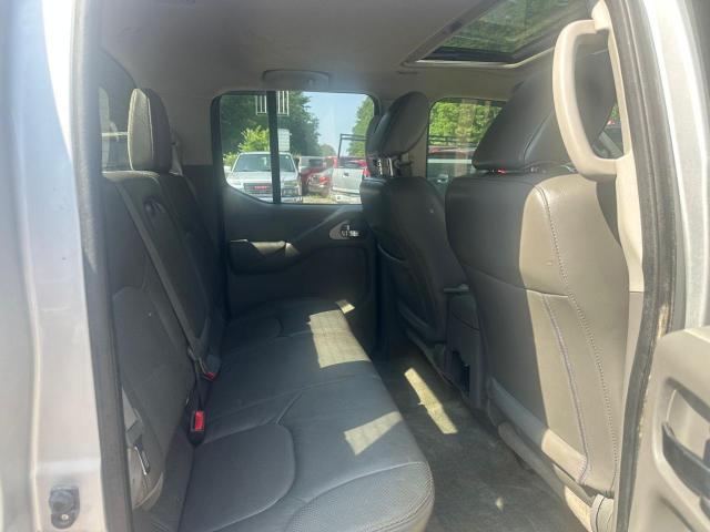 Pickups NISSAN FRONTIER 2013 Szary