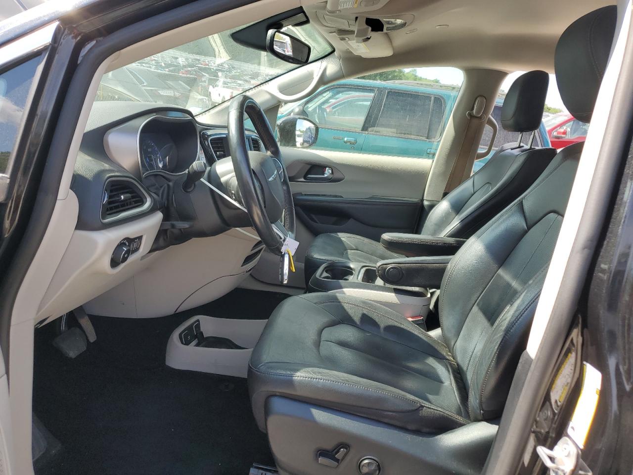 2020 Chrysler Pacifica Touring L VIN: 2C4RC1BG8LR133548 Lot: 63272655