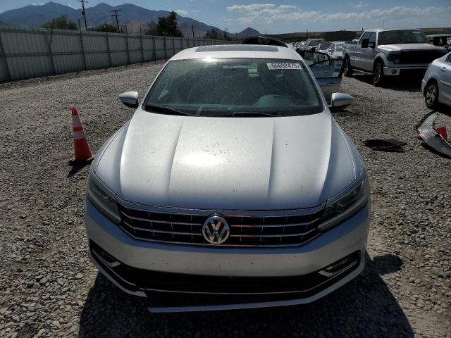  VOLKSWAGEN PASSAT 2018 Silver