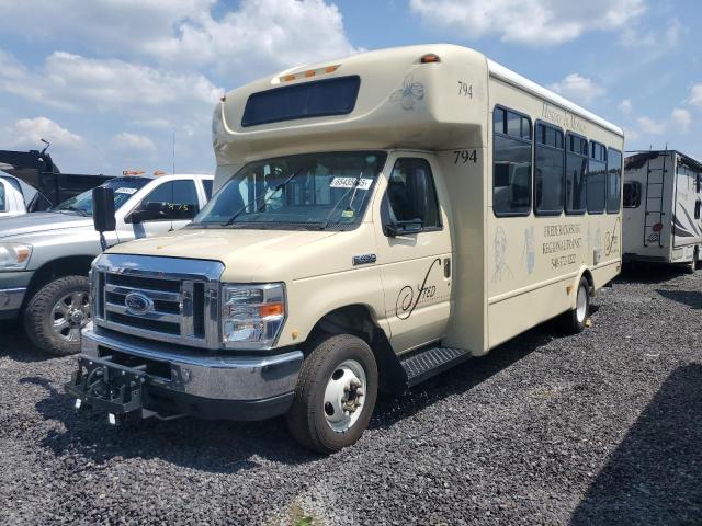 2019 Ford Econoline E450 Super Duty Cutaway Van