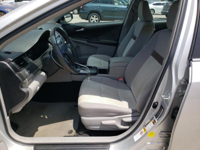 Sedans TOYOTA CAMRY 2012 Srebrny