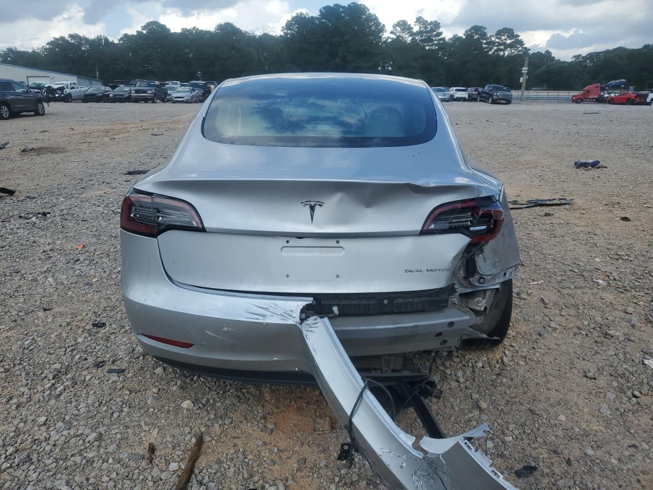 2018 Tesla Model 3 VIN: 5YJ3E1EB6JF096198 Lot: 64338595