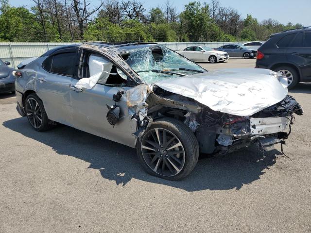  TOYOTA CAMRY 2018 Srebrny