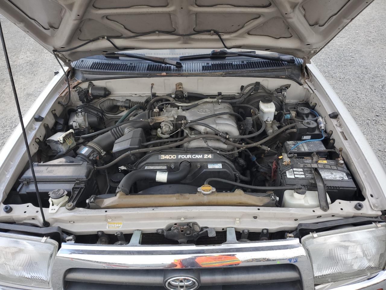 1998 Toyota 4Runner Limited VIN: JT3HN87R4W9018288 Lot: 64643685