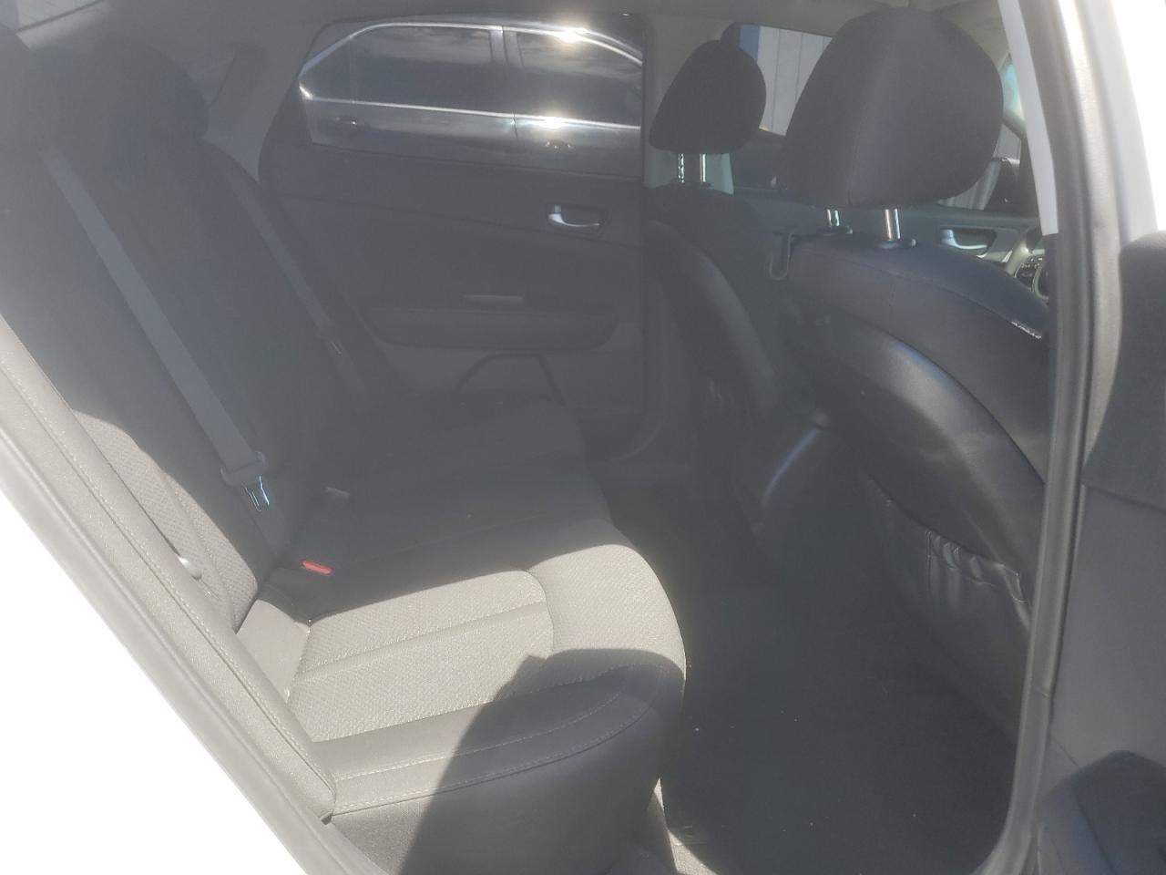 2018 Kia Optima Lx VIN: 5XXGT4L3XJG196421 Lot: 64239675