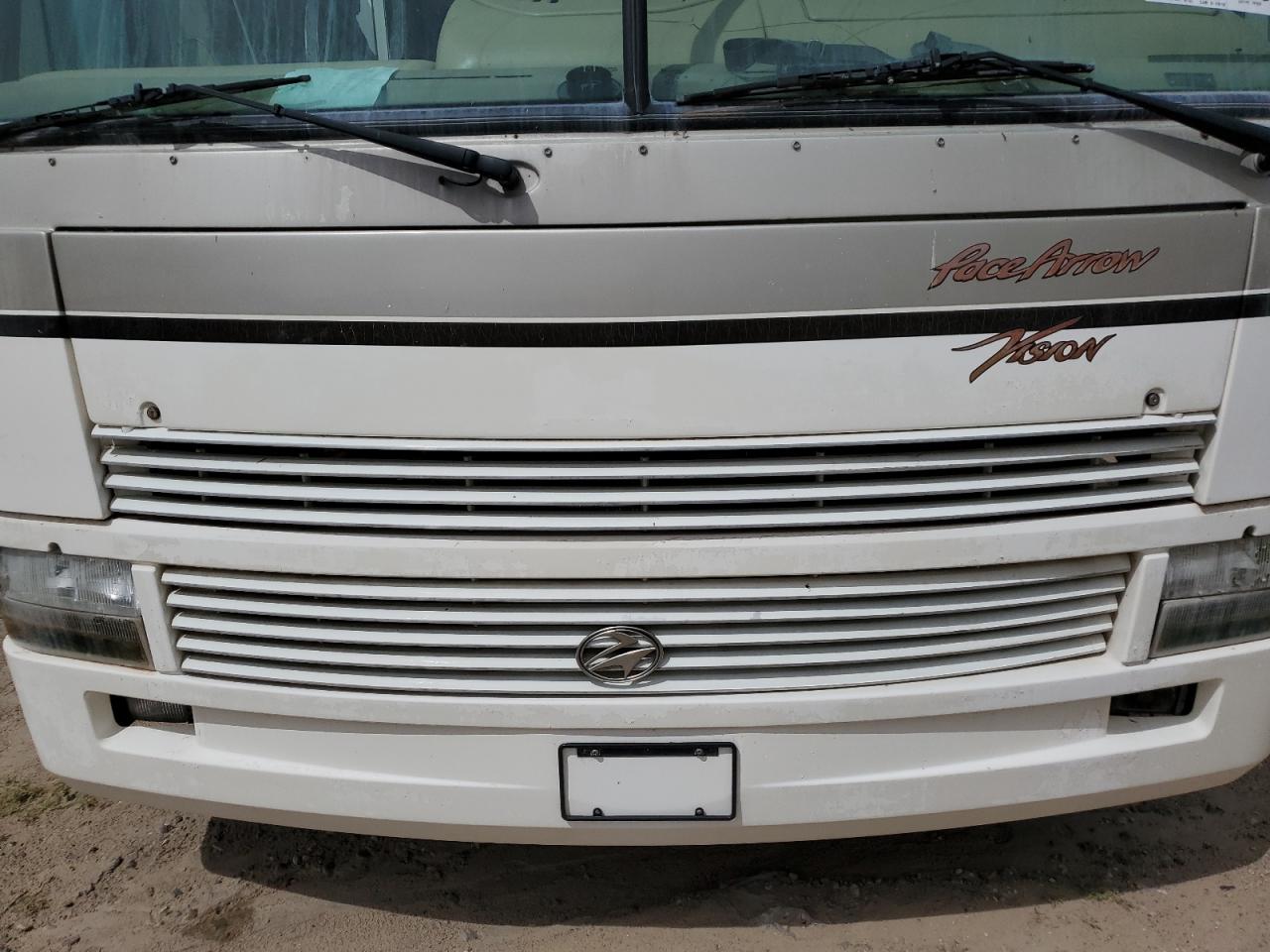 2000 Ford F550 Super Duty Stripped Chassis VIN: 1FCNF53S0Y0A14572 Lot: 62391385