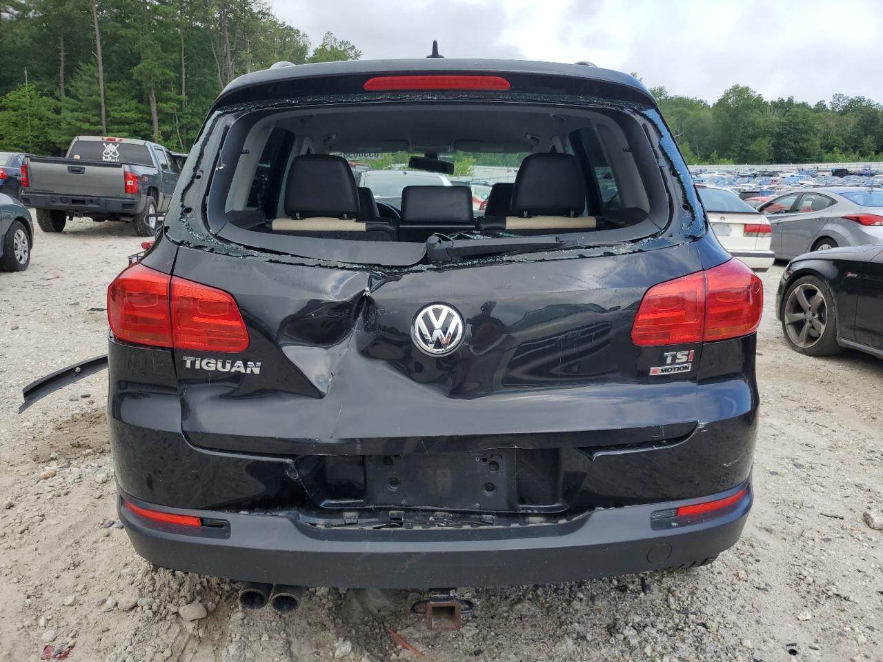 2017 Volkswagen Tiguan S VIN: WVGBV7AX0HK040038 Lot: 63366585
