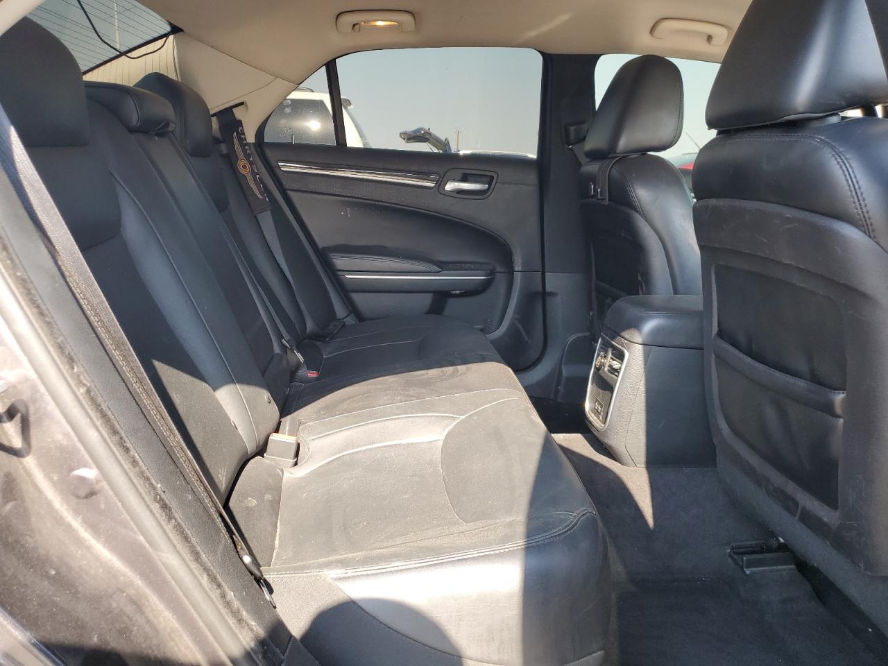2015 Chrysler 300 Limited VIN: 2C3CCAAG8FH860047 Lot: 64888795