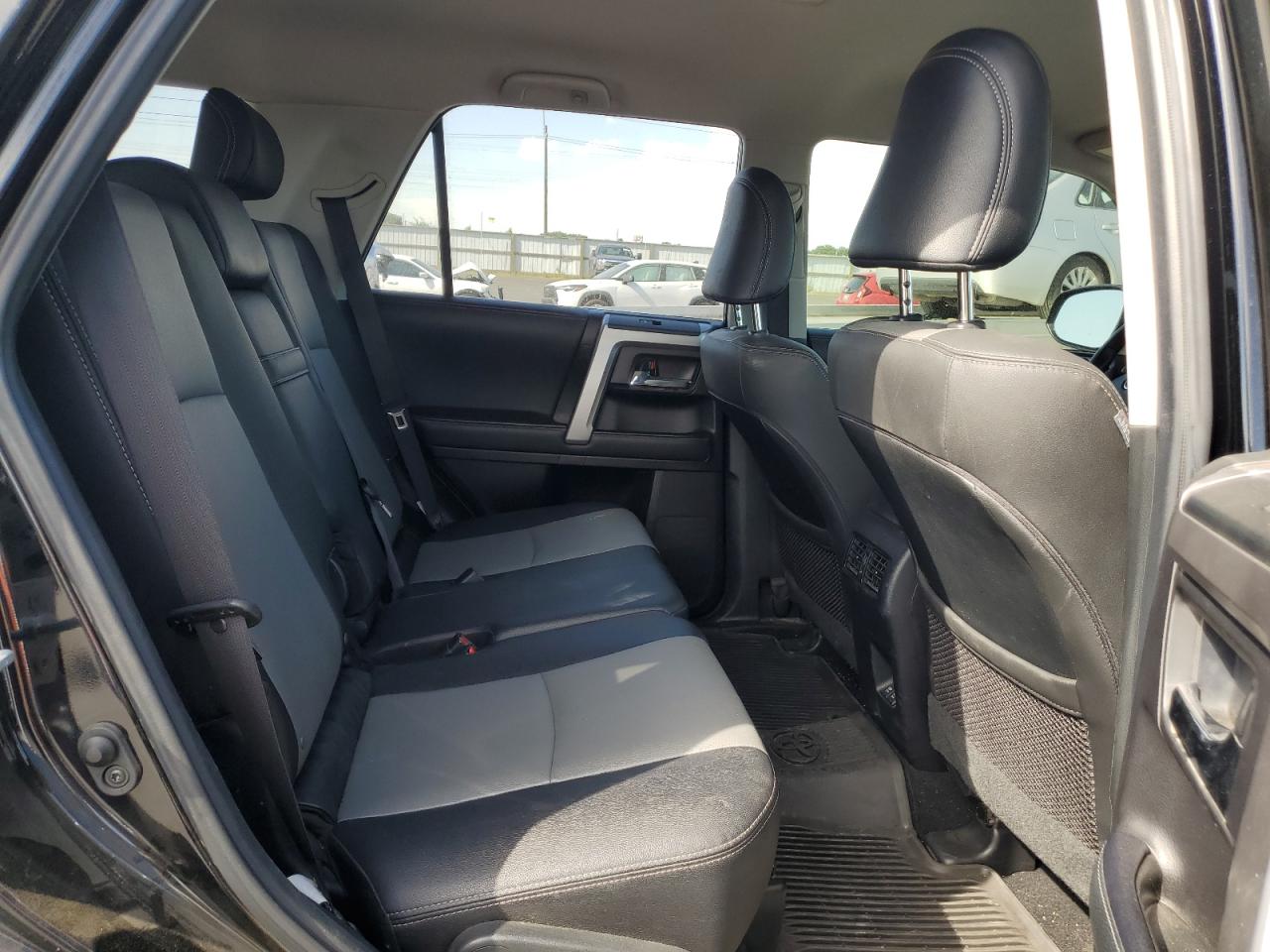 2020 Toyota 4Runner Sr5/Sr5 Premium VIN: JTEBU5JR0L5753005 Lot: 66686165