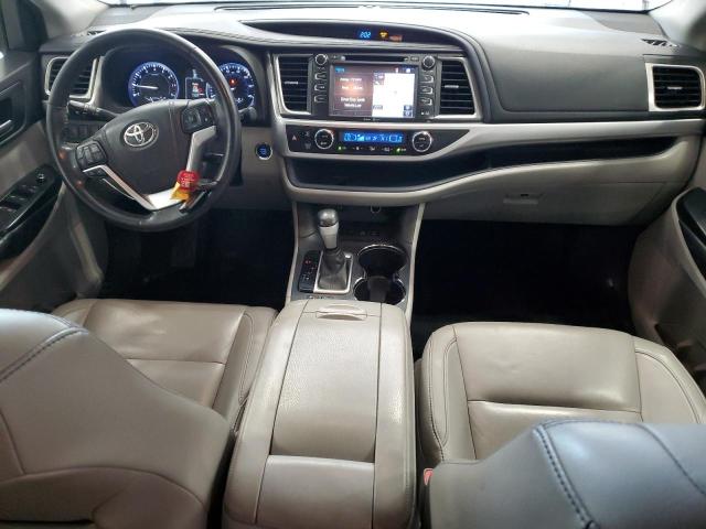  TOYOTA HIGHLANDER 2015 Srebrny