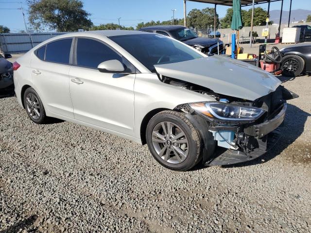  HYUNDAI ELANTRA 2017 Кремовый