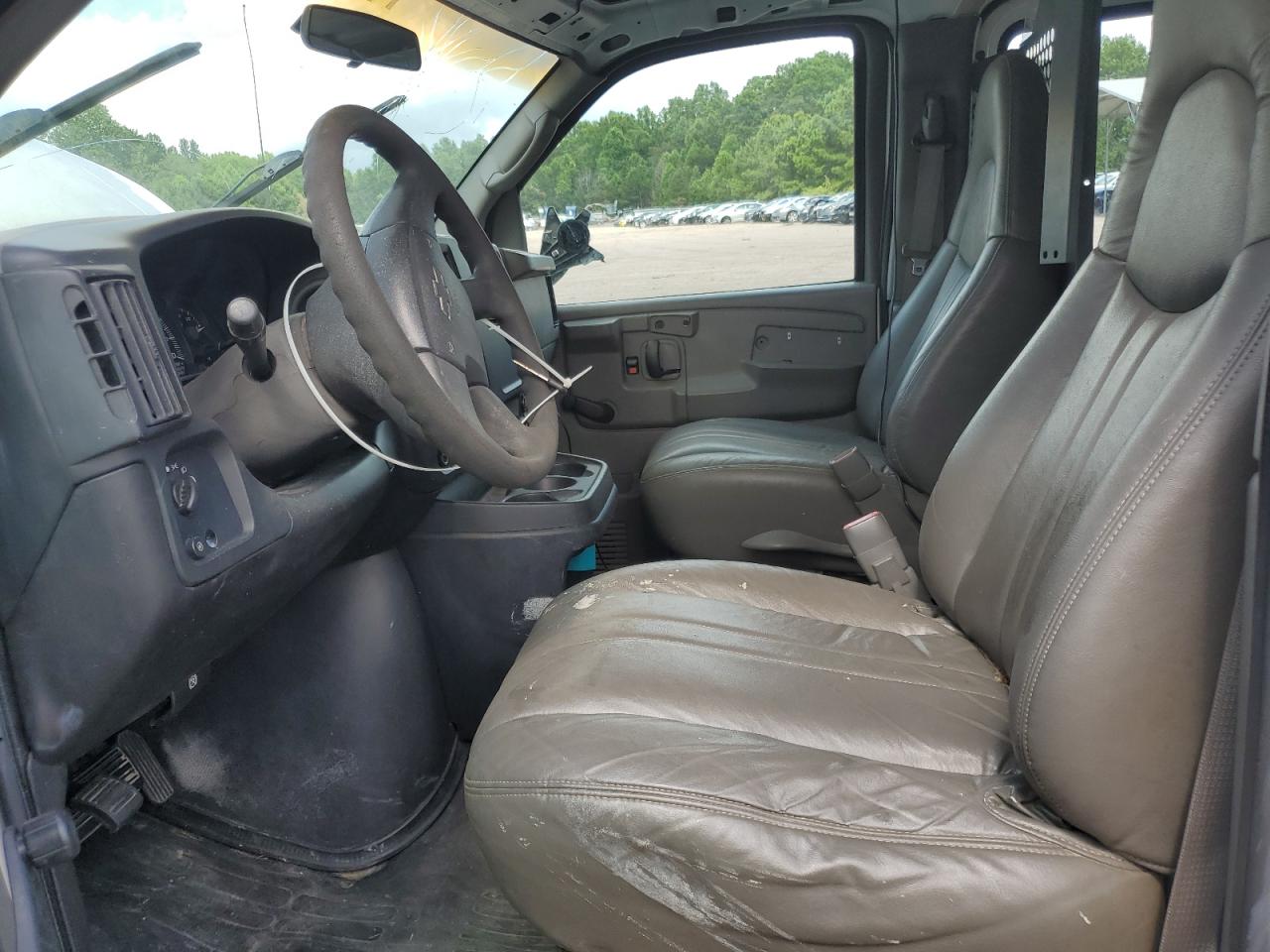 2004 Chevrolet Express G1500 VIN: 1GCFG15X641132150 Lot: 63562095