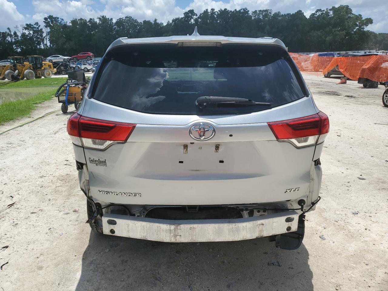2018 Toyota Highlander Se VIN: 5TDKZRFH2JS264593 Lot: 64802545