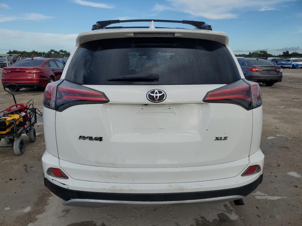 2017 Toyota Rav4 Xle VIN: 2T3WFREV5HW337126 Lot: 64310705